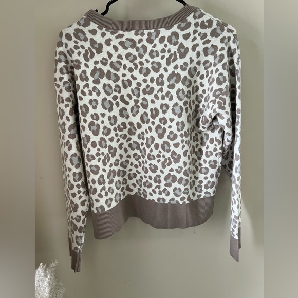 NWT DKNY tiger print sweater Size S - Picture 4 of 6